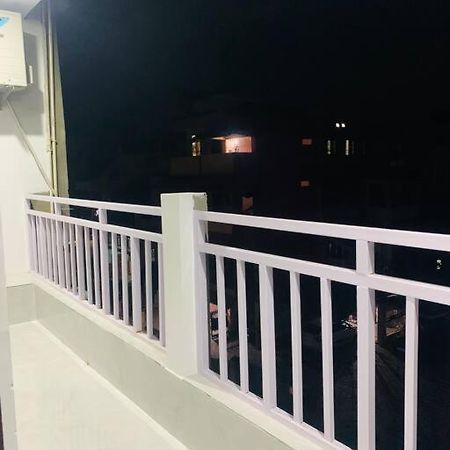 Апартаменти White Orchid, Unique & Stylish, Executive 2Bhk. Ґувахаті Екстер'єр фото